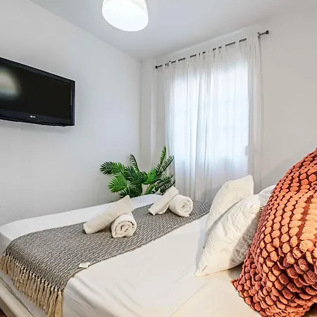 Modern Center Apartment *