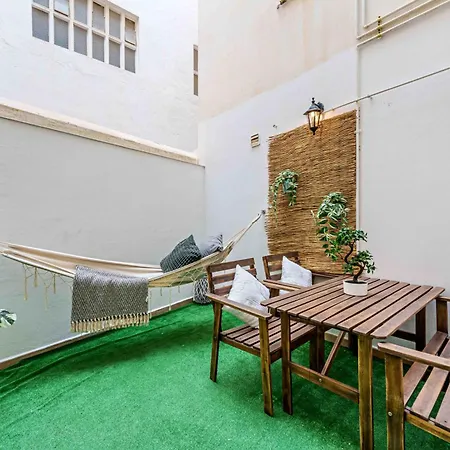 Modern Center Apartment